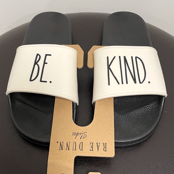 Rae Dunn Black Ivory Be Kind Slides NWT 8 *minor discoloration* - Picture 2 of 10